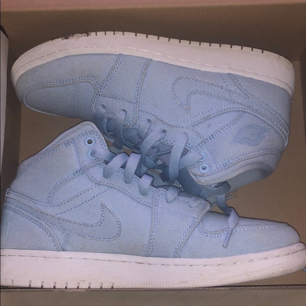 Baby Blue Air Jordan 1 Mid BG size 4.5 youth